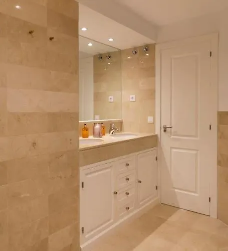 First Line Beautiful And Bright Appartement *
