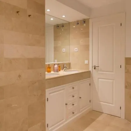 First Line Beautiful And Bright 公寓 *