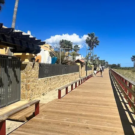 First Line Beautiful And Bright Lejlighed *