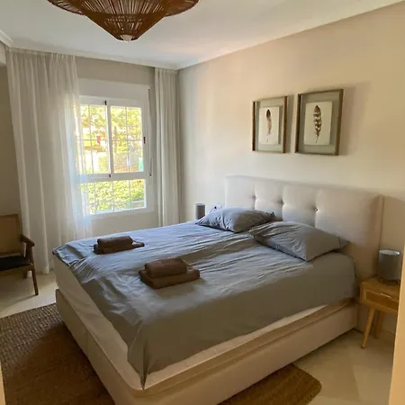 First Line Beautiful And Bright 马尔韦利亚