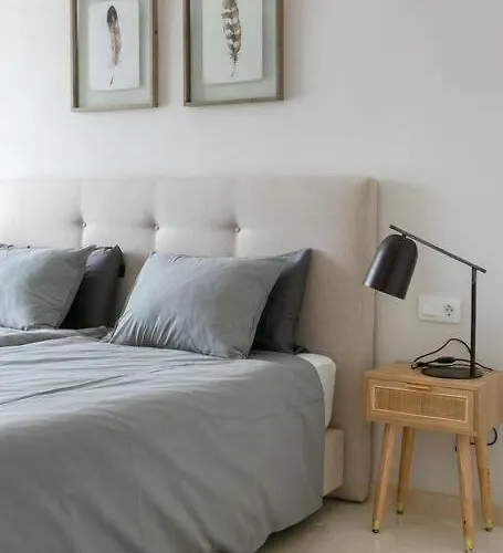 شقة First Line Beautiful And Bright ماربيا