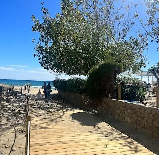 First Line Beautiful And Bright شقة ماربيا