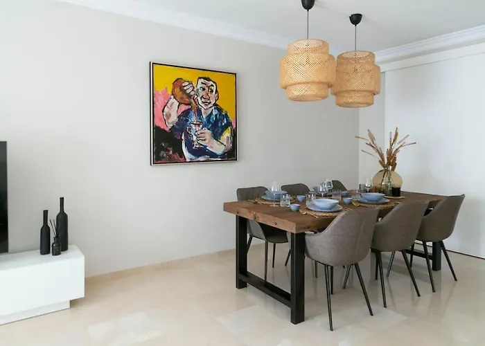 شقة First Line Beautiful And Bright ماربيا