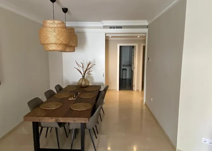 شقة First Line Beautiful And Bright ماربيا